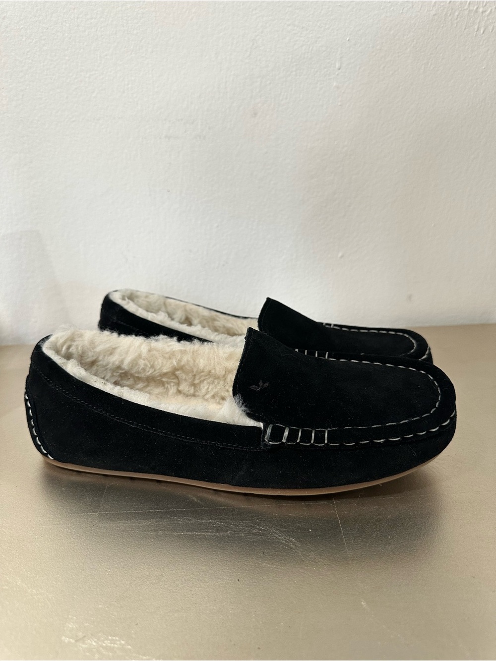 Koolaburra by UGG Lezly Women's Black Suede Faux Fur Moccasin Slippers